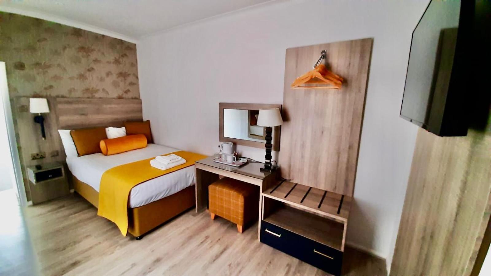 Hotel Coco Felixstowe Extérieur photo